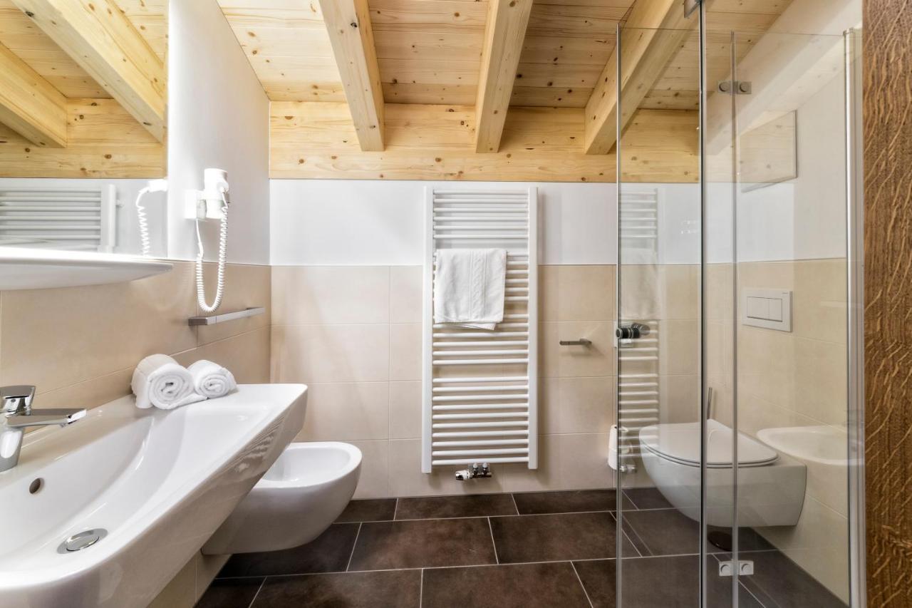 Hotel Moritz Toblach Exteriör bild
