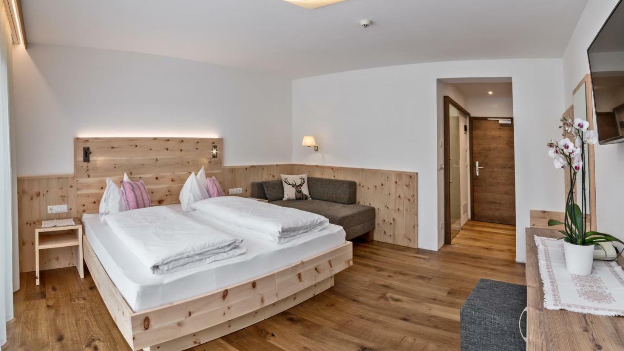 Hotel Moritz Toblach Exteriör bild
