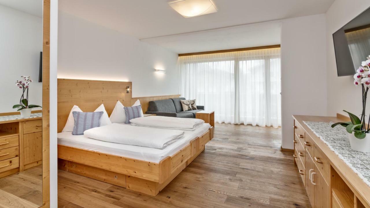 Hotel Moritz Toblach Exteriör bild